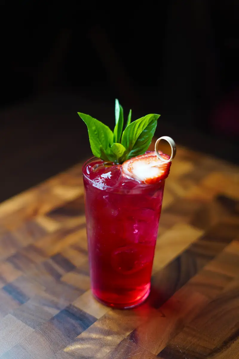 Issara Restaurant & Bar – Boat Avenue